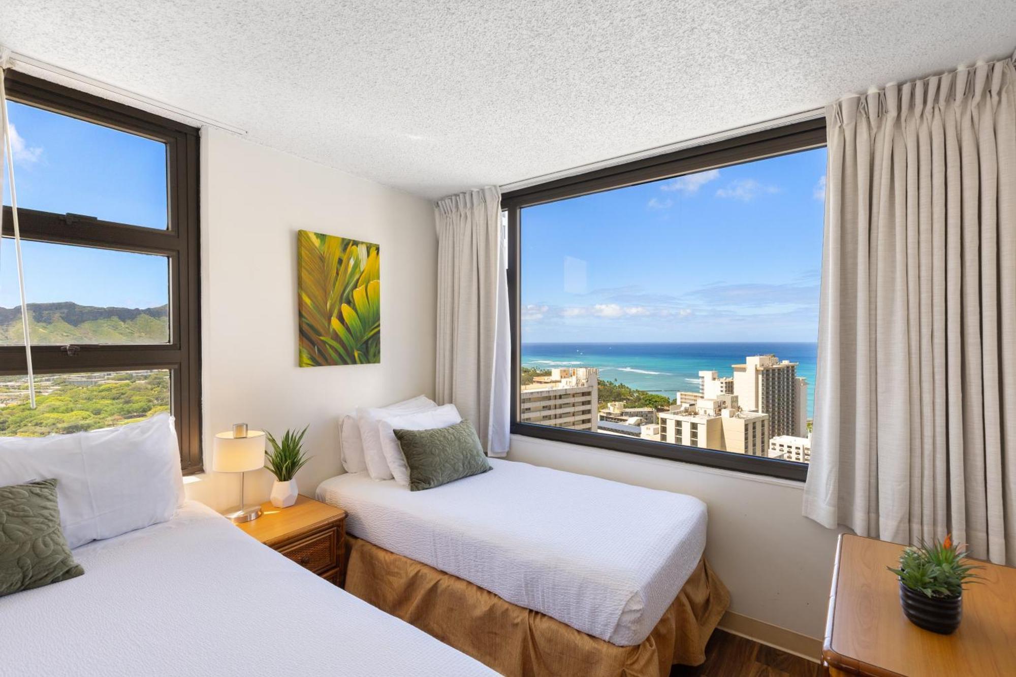 Beautifully Renovated 32Nd Floor Deluxe Ocean View Waikiki Condo Condo ホノルル エクステリア 写真