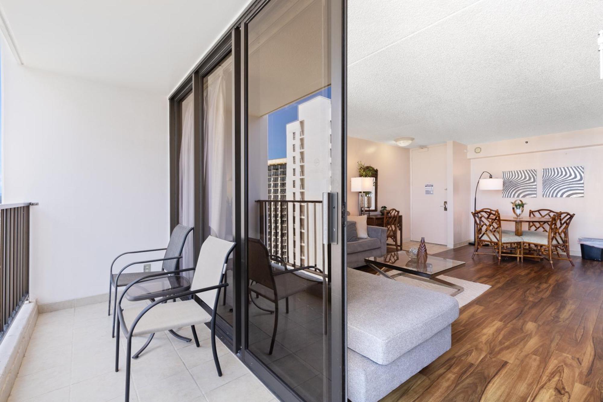 Beautifully Renovated 32Nd Floor Deluxe Ocean View Waikiki Condo Condo ホノルル エクステリア 写真
